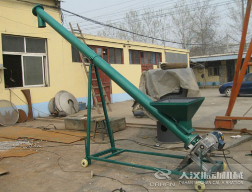 移動管式(shì)螺旋輸送機調(diào)試